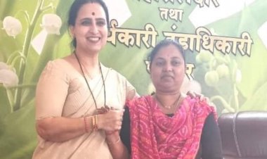 वादग्रस्त महिला तहसीलदाराची अखेर बदली : चित्रा वाघ यांचे राज्य सरकारवर टीकास्त्र