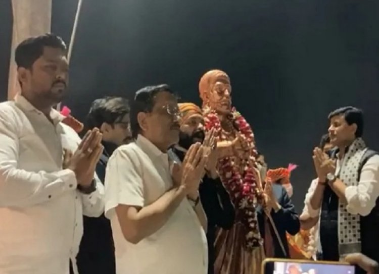 आमदारांनी विनापरवानगी बसवलेला शिवाजी महाराजांचा पुतळा पोलिसांनी हटवला