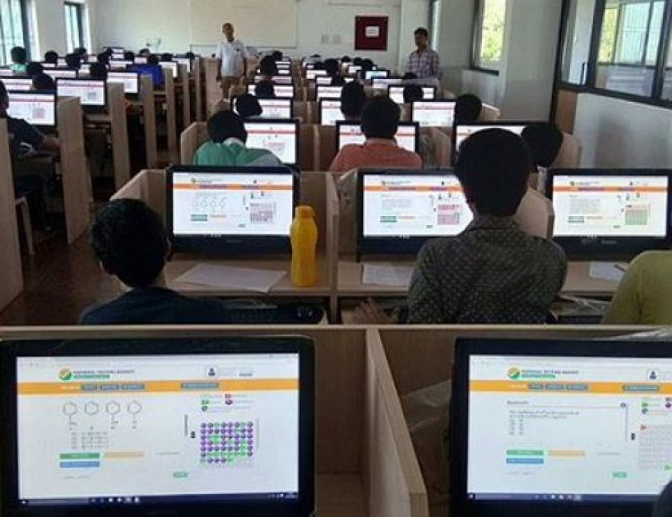 तलाठी भरती परीक्षेला दोन तास उशीर : आईएएस अधिकाऱ्याकडून दिलगिरी व्यक्त