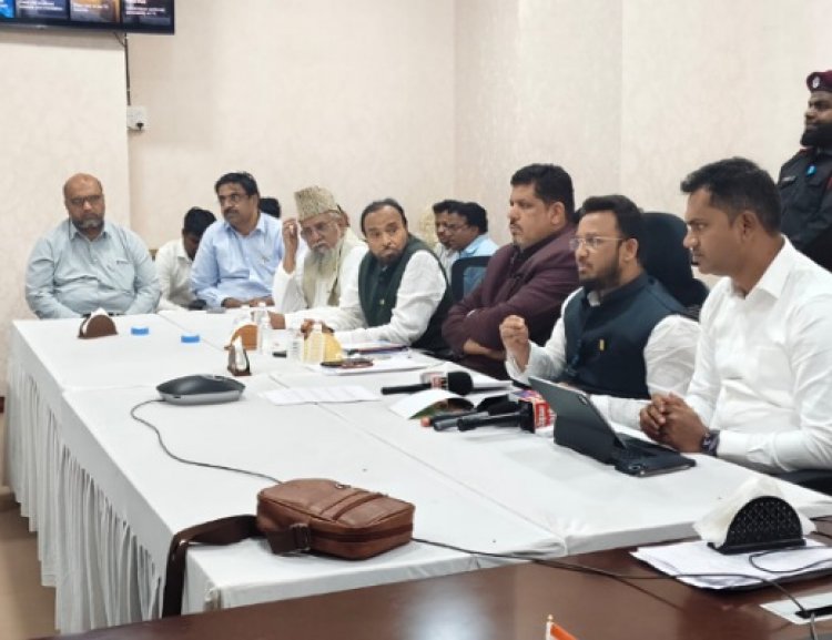 वक्फ बोर्ड कडून आता आमखासवर फुटबॉल सोबत इनडोअर स्टेडियम : १४३ वक्फ संस्था ताब्यात घेणार