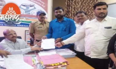 गायरान अतिक्रमण विरोधात वंचित आघाडीचा संताप : जिल्हाधिकाऱ्यांच्या आदेशाची होळी