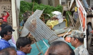 पैठण गेट ते सिटी चौक रस्त्यावरील अतिक्रमणे हटवली