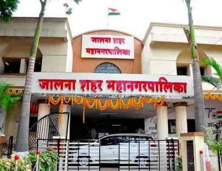 महानगरपालिकेचा आयुक्त १० लाखांची लाच घेताना रंगेहात अटक